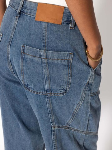 SASSYCLASSY Tapered Jeans in Blue