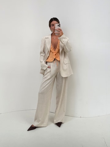 noar studios Μπλέιζερ σε μπεζ