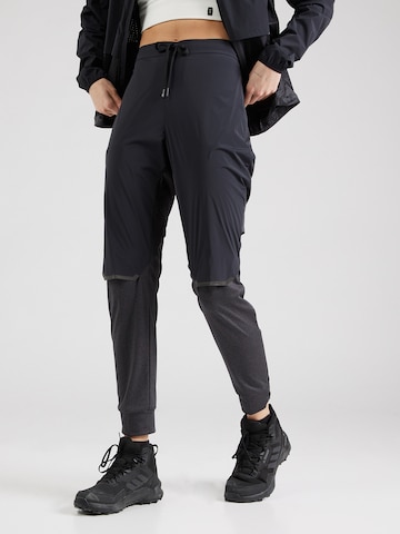 Effilé Pantalon de sport On en noir : devant