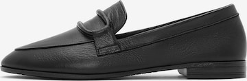 Chaussure basse Derimod en noir : devant