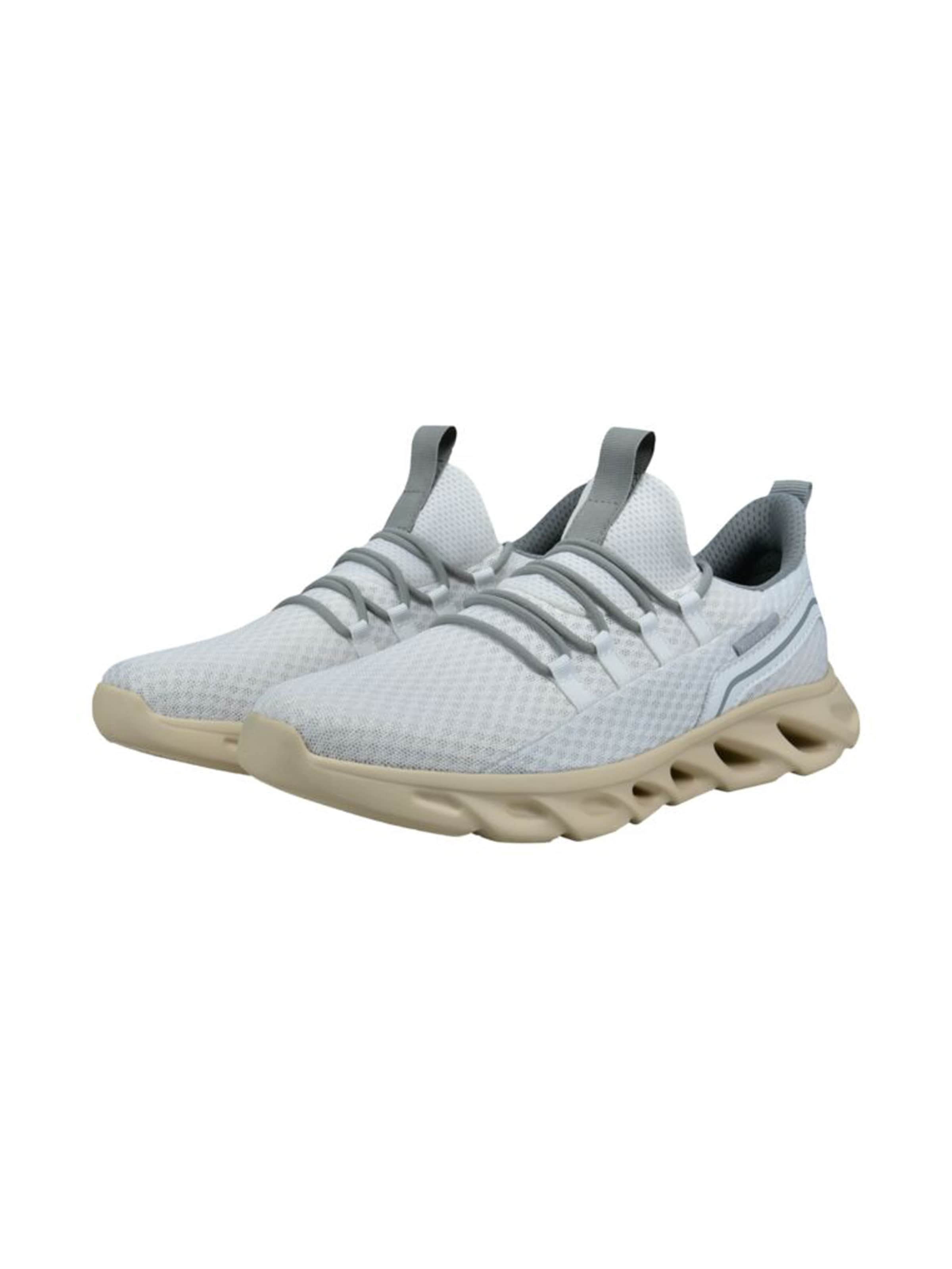Sneaker low de la bugatti pe alb