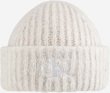 Calvin Klein Jeans Beanie in White: front