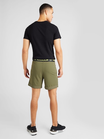 Regular Pantalon de sport 'Vanish' UNDER ARMOUR en vert