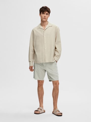 SELECTED HOMME Regular Shorts 'Brody' in Grau