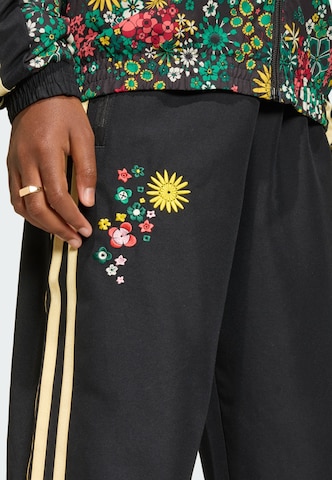 Loosefit Pantalon 'Adidas Originals x Liberty London' ADIDAS ORIGINALS en noir