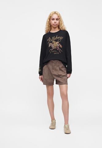 Tricou 'FAMILIAR ROADS' de la BILLABONG pe negru