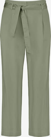 GERRY WEBER Loosefit Plissert bukse i grønn: forside