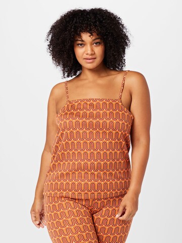 ONLY Curve Top 'SIGGA' in Oranje: voorkant