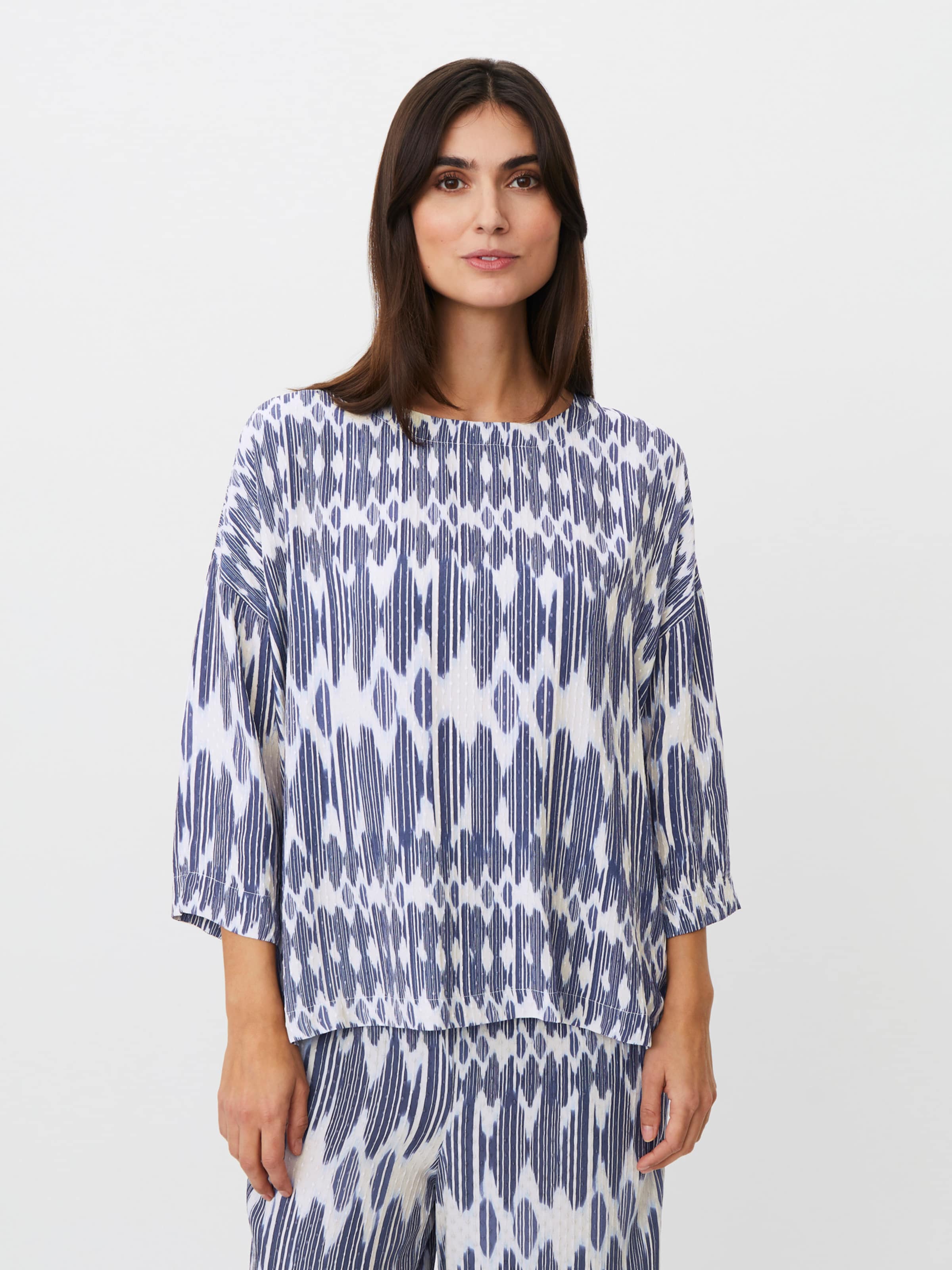 Masai Blouse in Blue: front