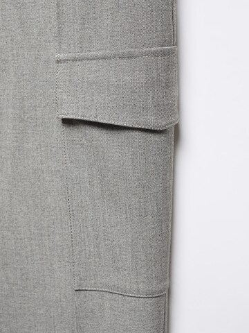 Regular Pantalon à plis 'Manu' MANGO en gris