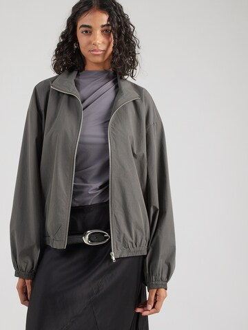 Veste mi-saison 'Suki' WEEKDAY en gris : devant