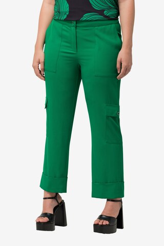 Ulla Popken Wide leg Cargo Pants in Green: front