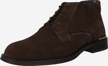 TOMMY HILFIGER Chukka Boots in Brown: front