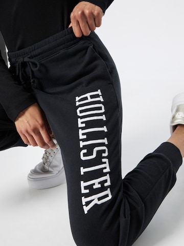 HOLLISTER Дънки Tapered Leg Панталон в черно