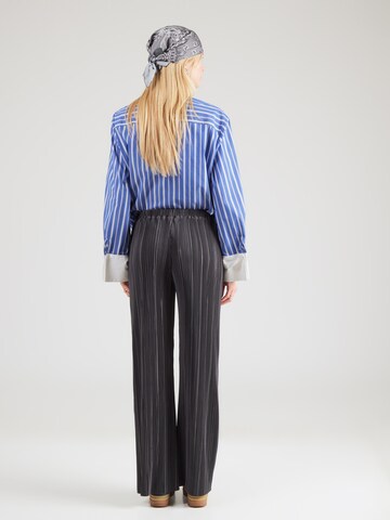 ABOUT YOU Широкий Штаны 'Philine' в Серый