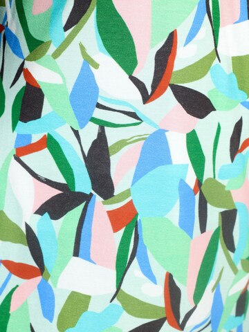 VICCI Germany Blusenshirt, Model trägt Größe 36 in Grün