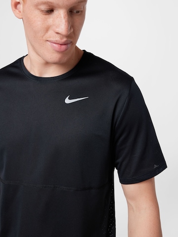 NIKE - Camiseta funcional 'Breathe Run' en negro