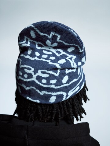 Bershka Muts in Blauw