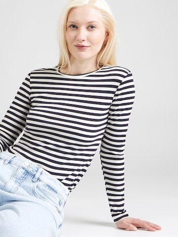 PIECES Тениска 'PCRUKA' в черно: отпред