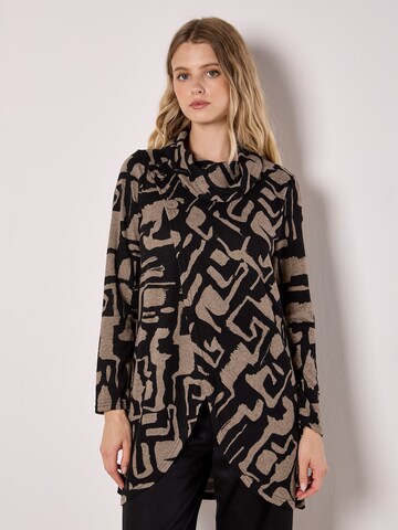Apricot Top ' ' in Black: front