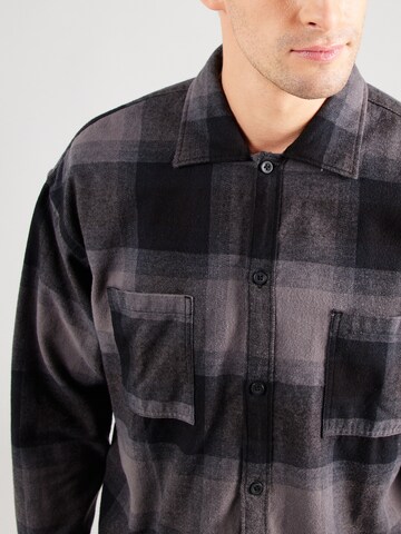 JACK & JONES Comfort Fit Skjorta 'JCOREFLEX DARREN' i svart
