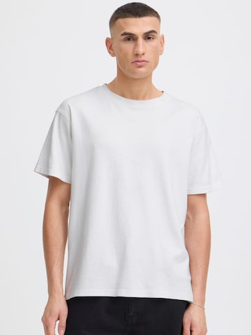 Tricou 'Danton' de la !Solid pe alb