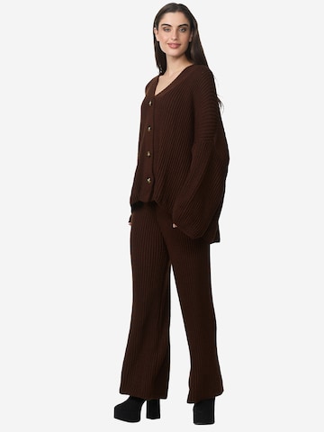 Elara Huispak in Bruin