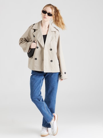 SISTERS POINT Between-seasons coat in Beige