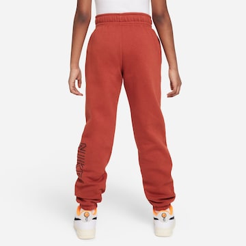 Nike Sportswear Tapered Hose in Rot