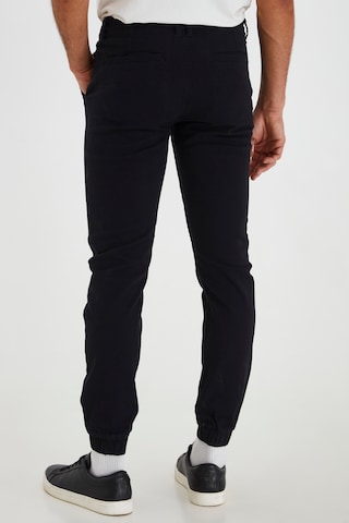 Effilé Pantalon chino 'Pelini' BLEND en noir