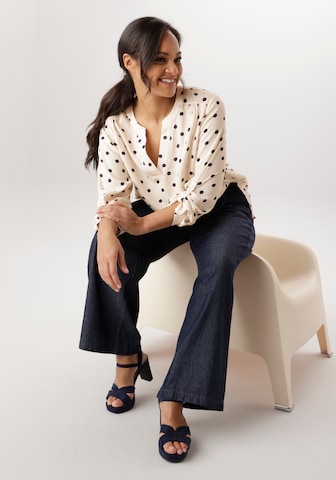 Aniston Blouse in Beige