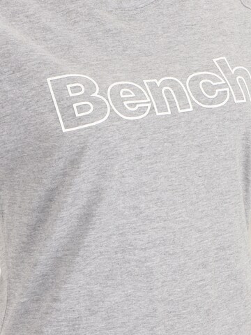 BENCH T-Shirt 'ALISE' in Grau