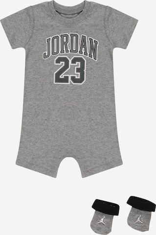 Set Jordan en gris : devant