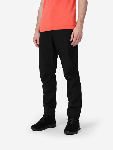 Regular Pantalon fonctionnel 4F en noir : devant