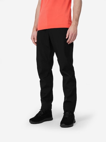 Regular Pantalon fonctionnel 4F en noir : devant