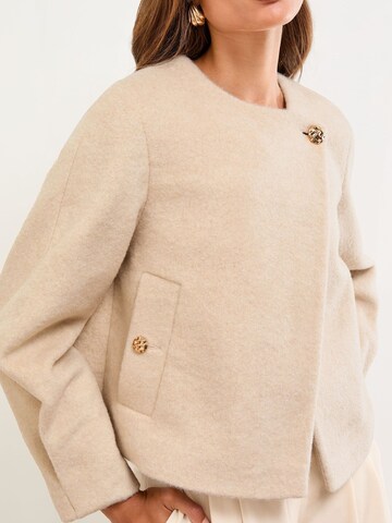 Lipsy Übergangsjacke in Beige