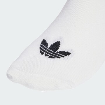 Chaussettes ADIDAS ORIGINALS en blanc