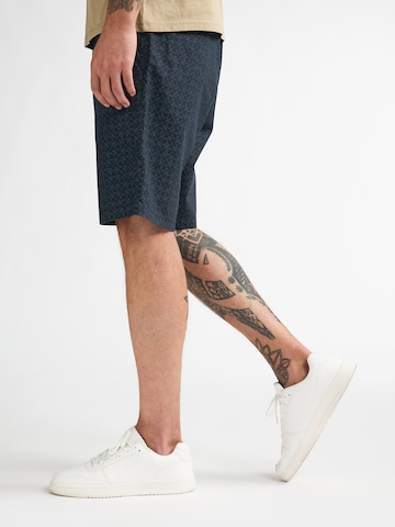 Petrol Industries Regular Chinohousut värissä sininen