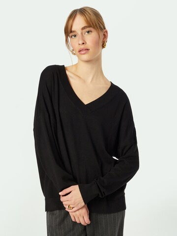 COMMA Sweater in Black: front