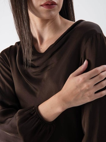 Abito di MND in marrone