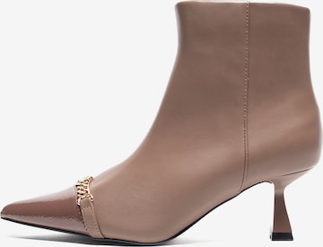 Stivaletto di Gattinoni in beige: frontale