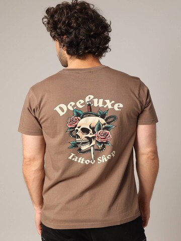 T-Shirt 'Toluca' Deeluxe en marron : devant
