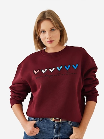 Felpa di Bianco Lucci in rosso