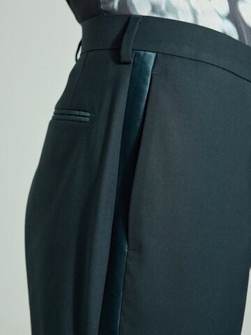 Next Slimfit Hose in Grün