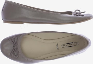 5TH AVENUE Flats & Loafers in 38 in Grey: front
