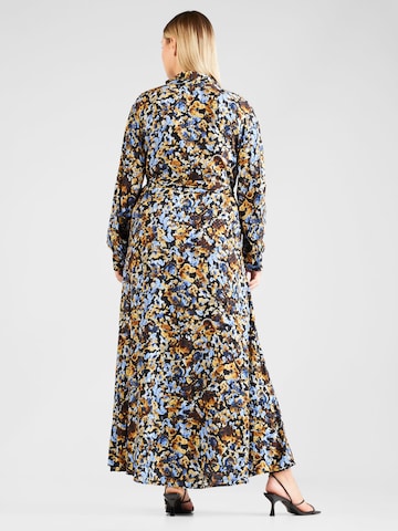 Robe-chemise 'IRENE' Selected Femme Curve en mélange de couleurs