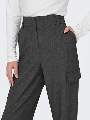 ONLY - regular Pantalón cargo 'ENYA' en gris