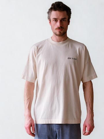 Seek 'n Hide Shirt 'Natural Raw Oversized Tee' in White: front
