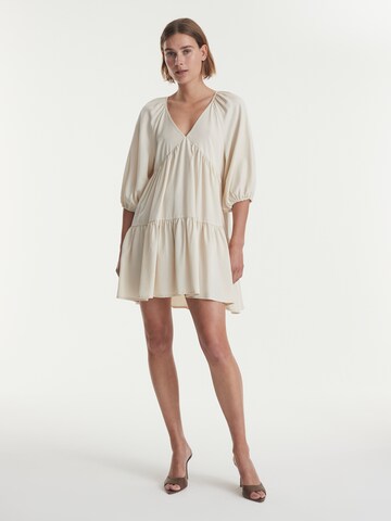 Robe 'Aamu' EDITED en beige