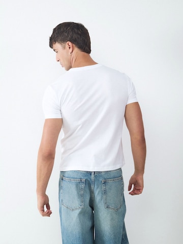 BALMOHK Bluser & t-shirts i hvid